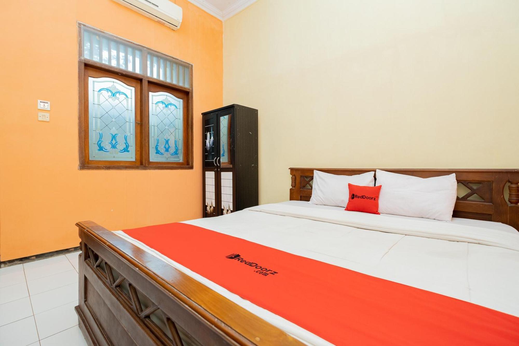 Reddoorz Syariah At Jalan Sunan Giri Tuban Tuban  Exterior photo